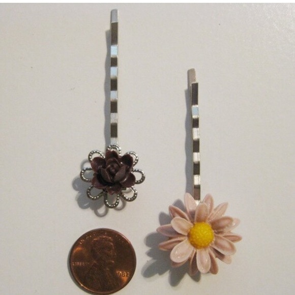 Burgundy Maroon Taupe Peach Floral Bobby Pin Set - Picture 3 of 4